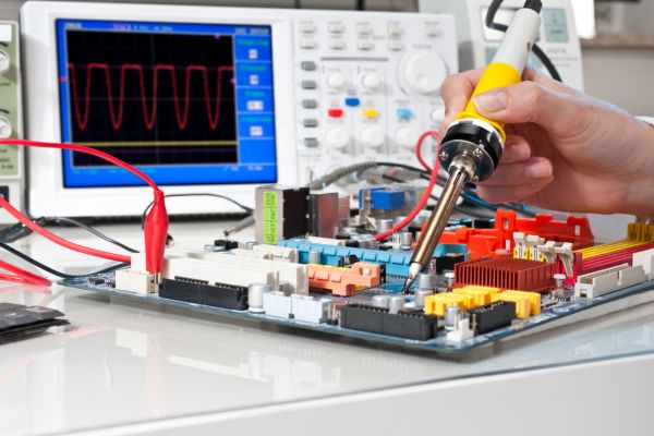 事業者E（セクター：機械・電気電子機器）